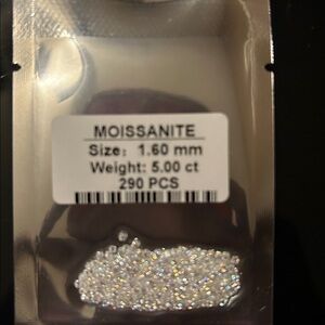 Moissanite Gemstones 290 Pieces. 5ct